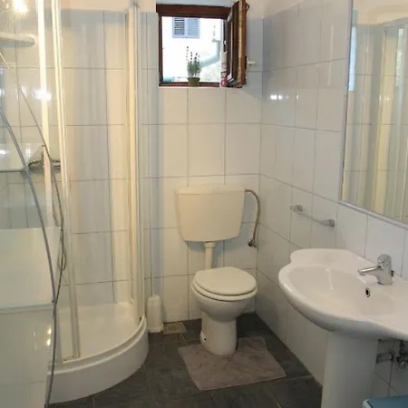 House Silvia Nyaraló