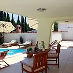 House Silvia Nyaraló